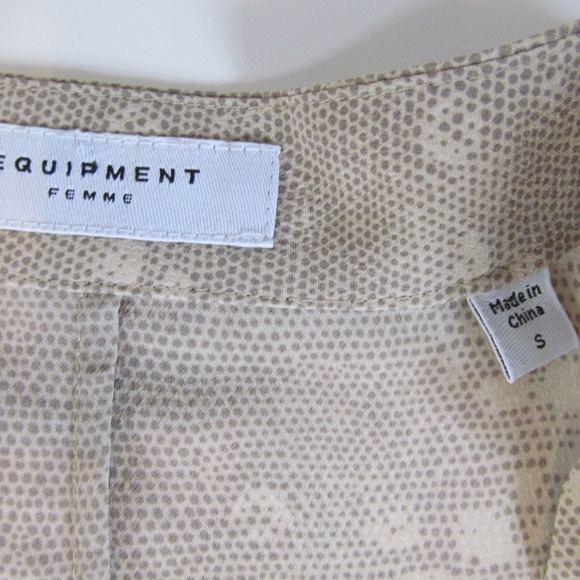 Equipment Femme 100% Silk Animal Print Buttons Up Blouse Women's Size Small - Picture 12 of 13